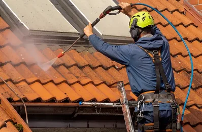 Démoussage et hydrofuge de toiture à Saires